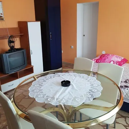 شقة Studio Apartman Nena *