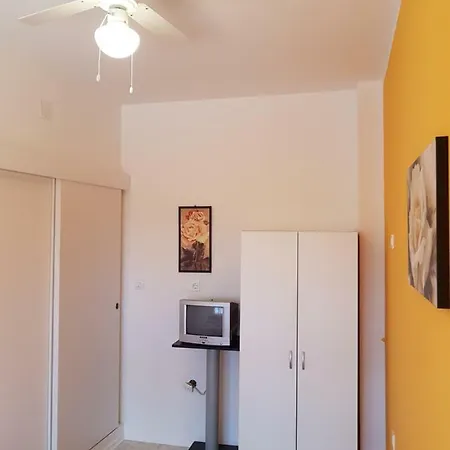 Studio Apartman Nena شقة سبليت